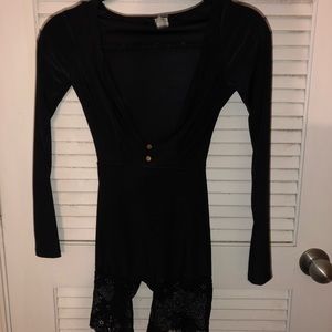 size xs fashionnova onesie